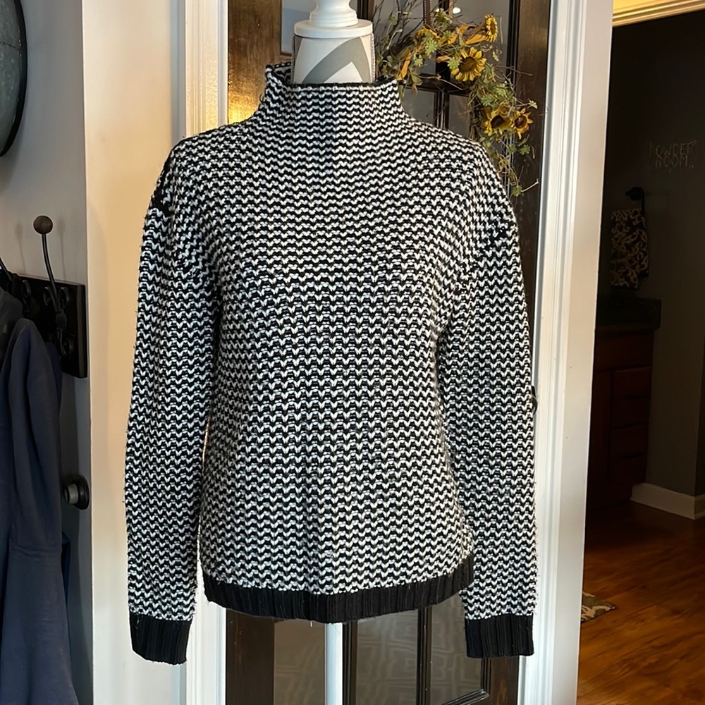 Sanctuary Black & White Knit mock turtleneck sweater
